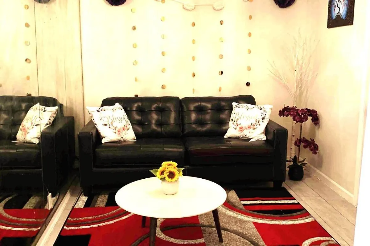 Cheerful 2 Bed Rooms Apartment In Heart Of Queens Nowy Jork