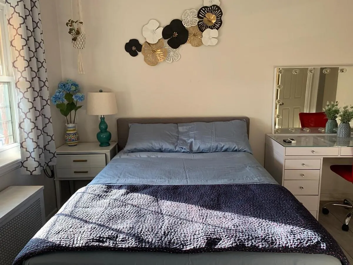 Cheerful 2 Bed Rooms Apartment In Heart Of Queens Nowy Jork 0*,